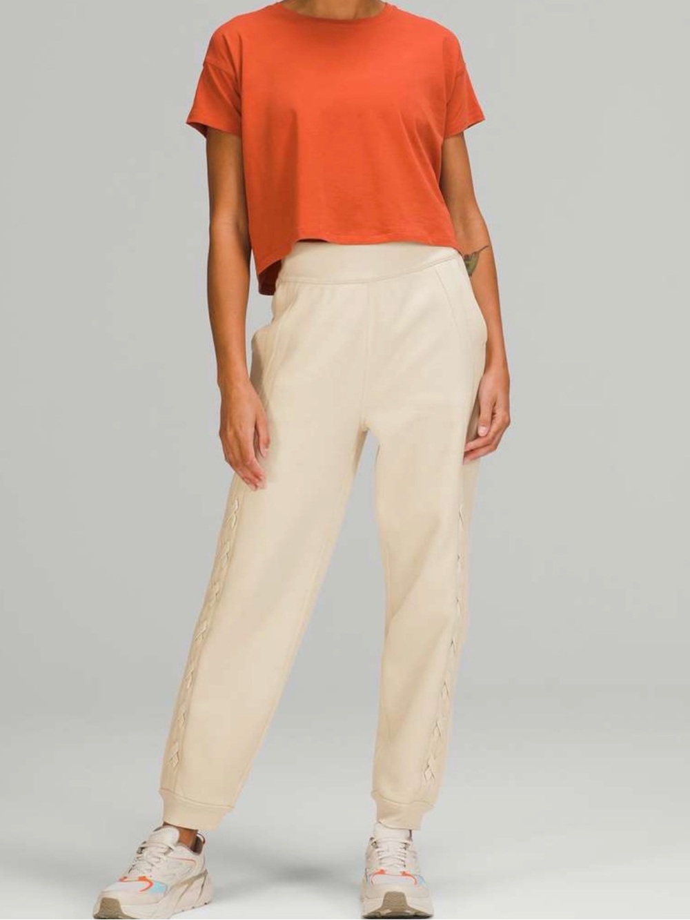 Lululemon Braided Detail Hi-Rise Jogger Pant in cream size 6